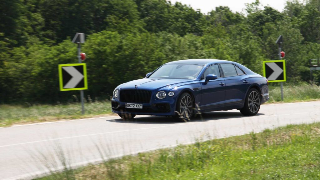 bentley-flying-spur-v8-azure-prova-test (32)