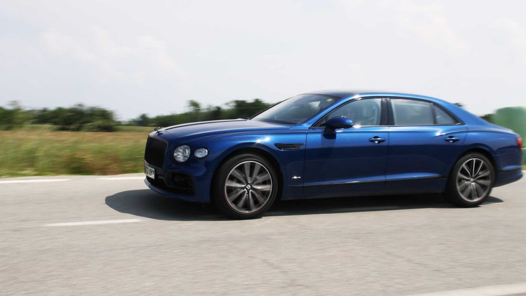 bentley-flying-spur-v8-azure-prova-test (34)