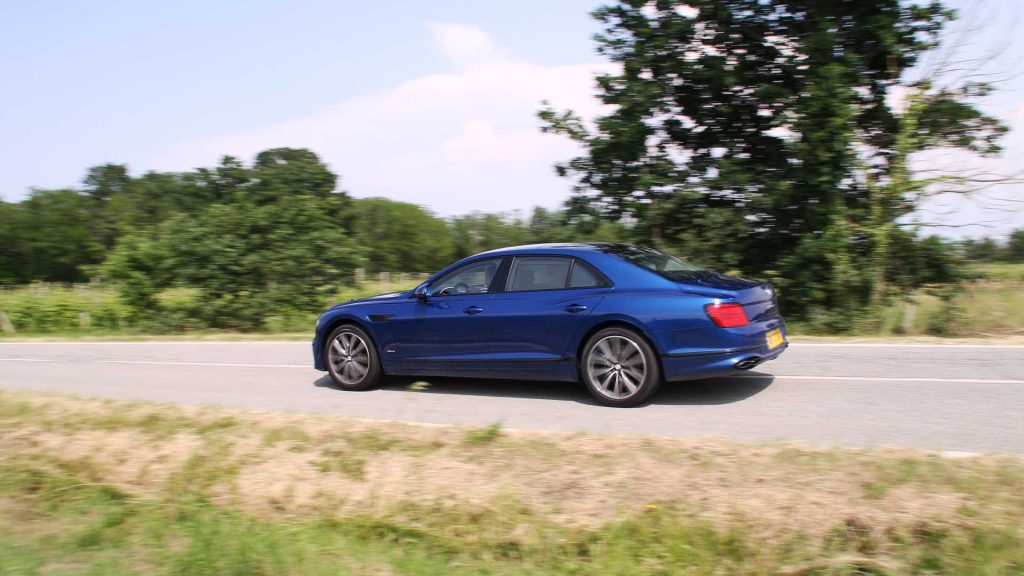 bentley-flying-spur-v8-azure-prova-test (44)