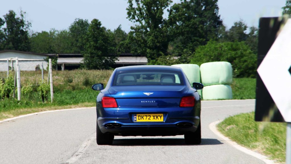 bentley-flying-spur-v8-azure-prova-test (7)