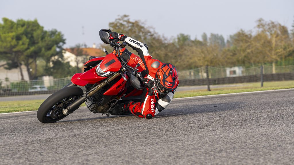 ducati-hypermotard-698-mono