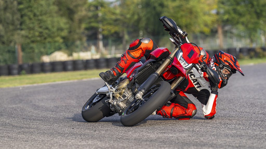 ducati-hypermotard-698-mono