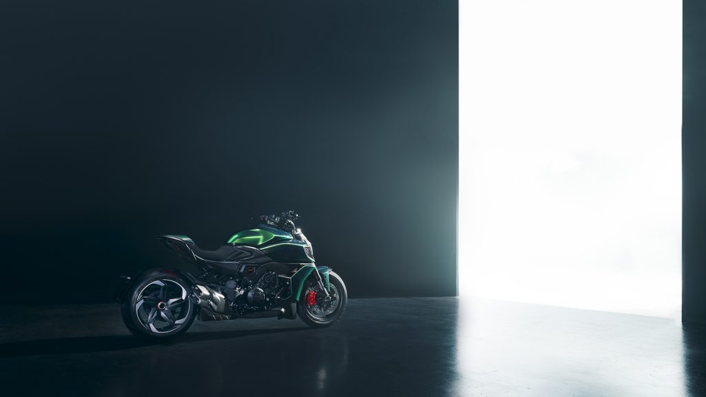 ducati-diavel-for-bentley