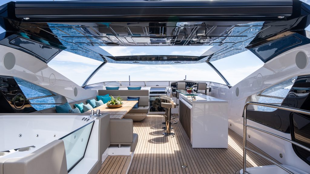 sunseeker-95-meros-yachtsharing