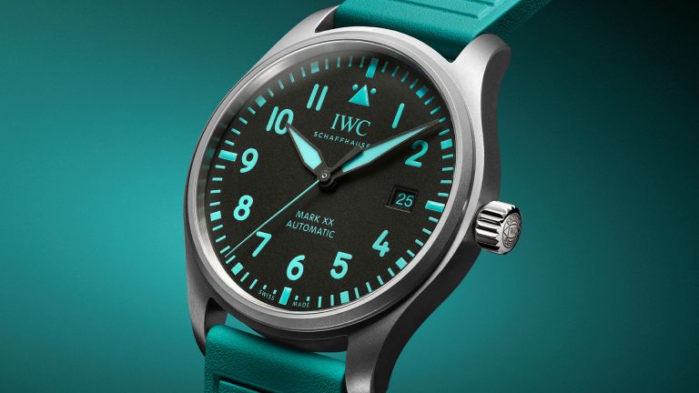 iwc-schaffhausen-pilots-watch-mark-xx-mercedes-amg-petronas-formula-one-team