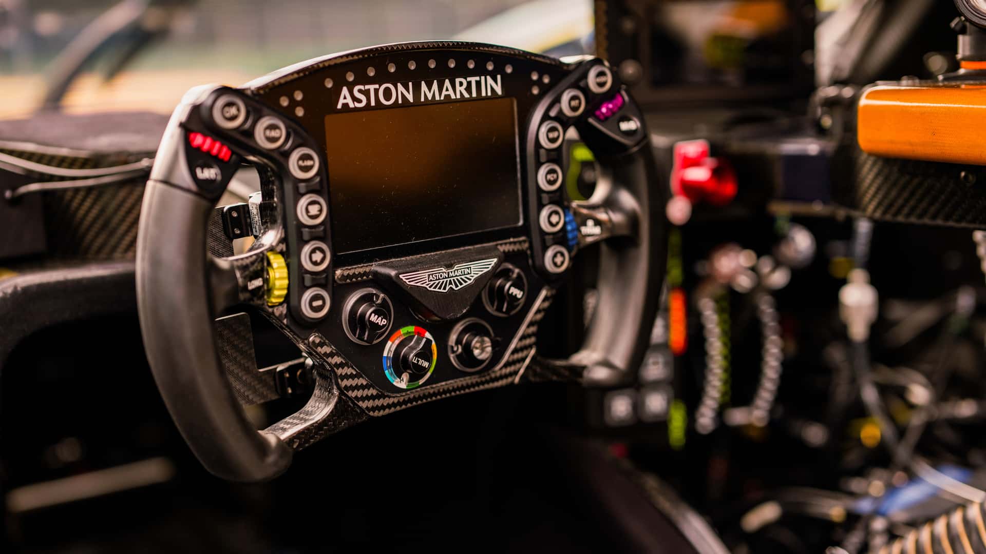 aston-martin-valkyrie-lm