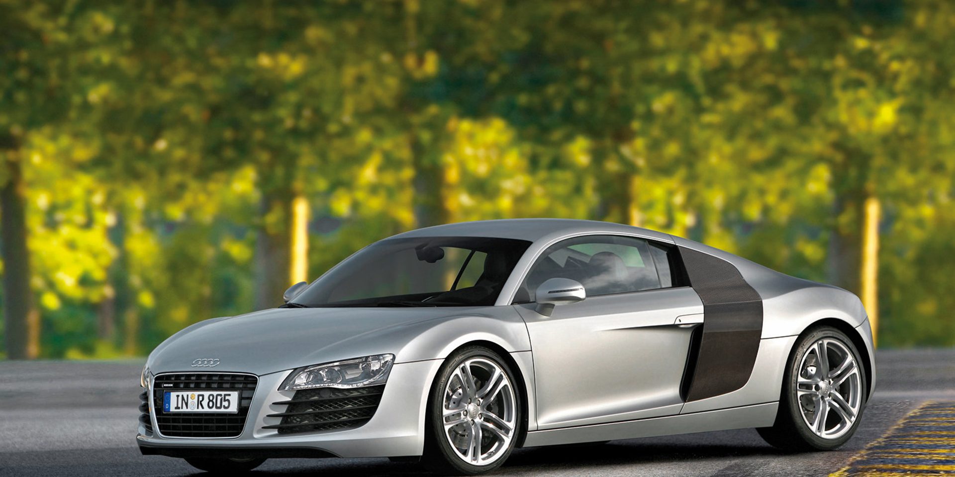 audi-r8